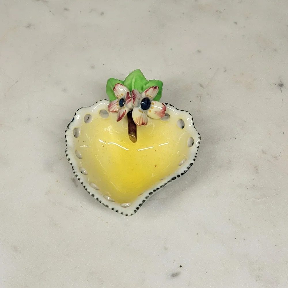VTG Capodimonte Heart Trinket Dish Yellow Flower Lattice Trim Vanity Jewelry Box